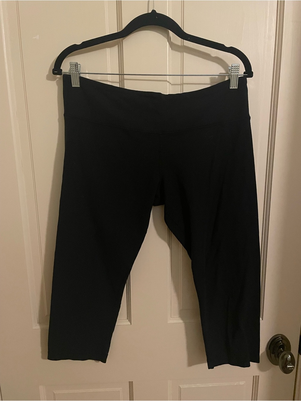 lululemon athletica Black Cropped Leggings